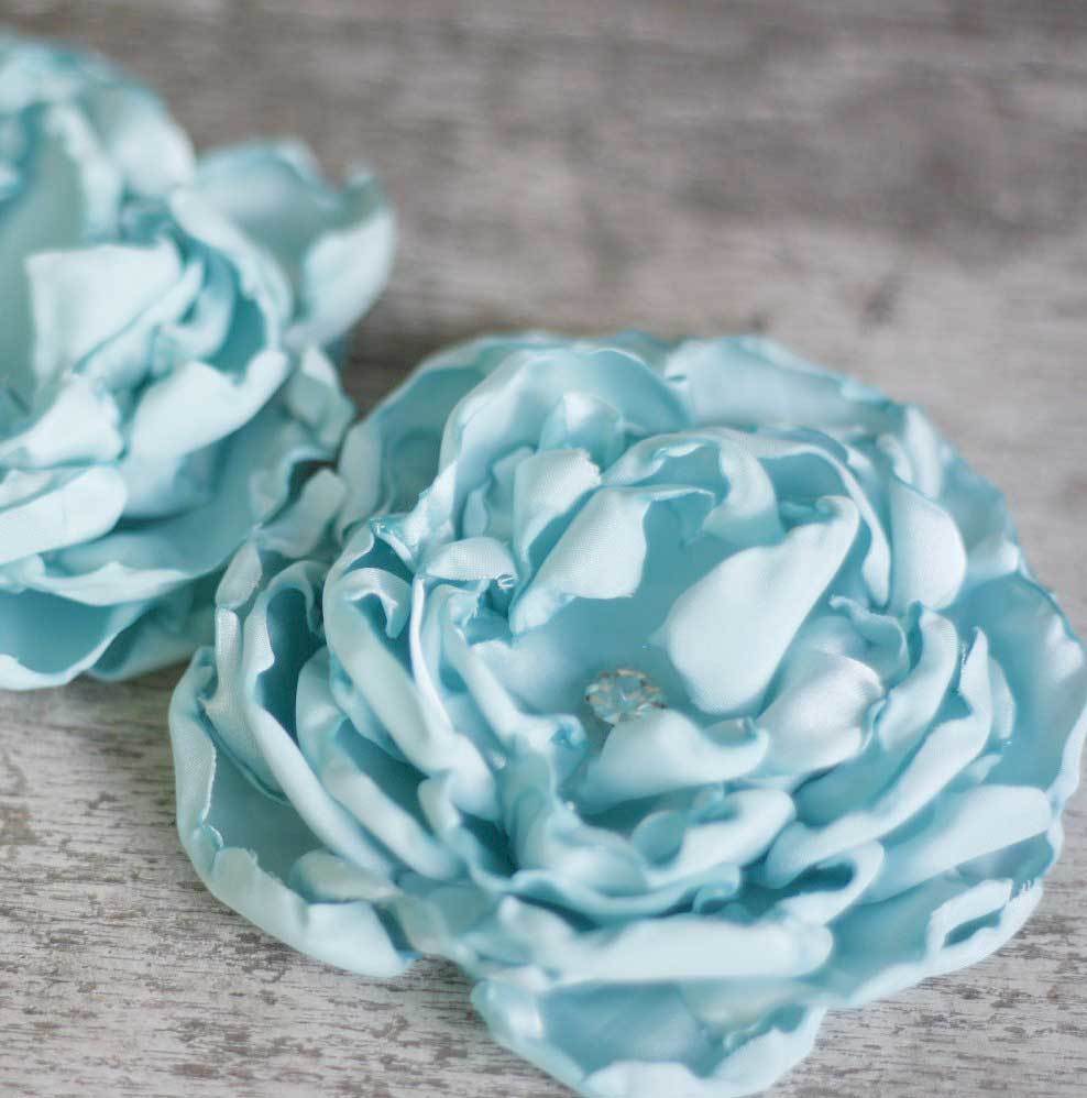 How to make silk fabric flowers with the Fluffy Cabbage Rose Tutorial.
