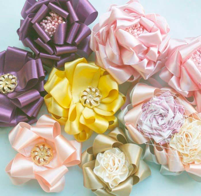 fabric_flowers_to_make_Carmina_Blooms__34254.1374757490.1000.1200 How to make fabric ribbon flowers | Carmina Blooms